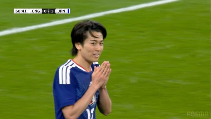 イングランド相手にも得意のドリブルで仕掛けた中村敬斗