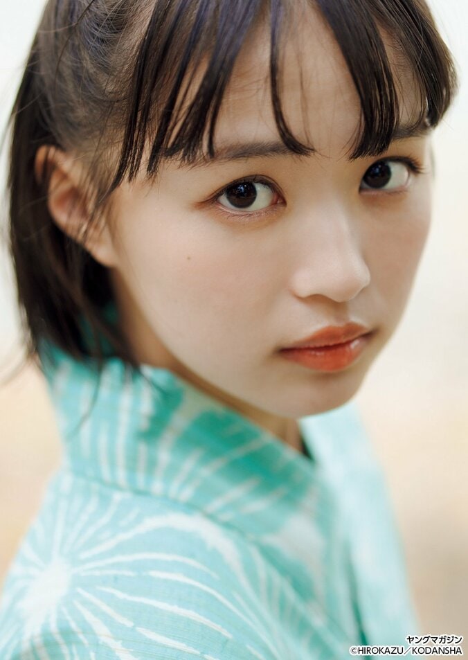ショートドラマ『僕達のあざす。』出演中 上田心暖、20歳のプレミアムグラビアから“可愛すぎる”未公開カット 『ヤンマガ』 1枚目