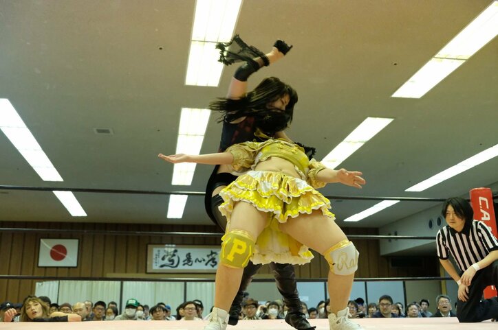 「自分の弱さを呪うがいい」　“自ら”マスクを切り裂いたハイパミ“改め”操、沙希様に忠誠を誓った初リングで狂乱