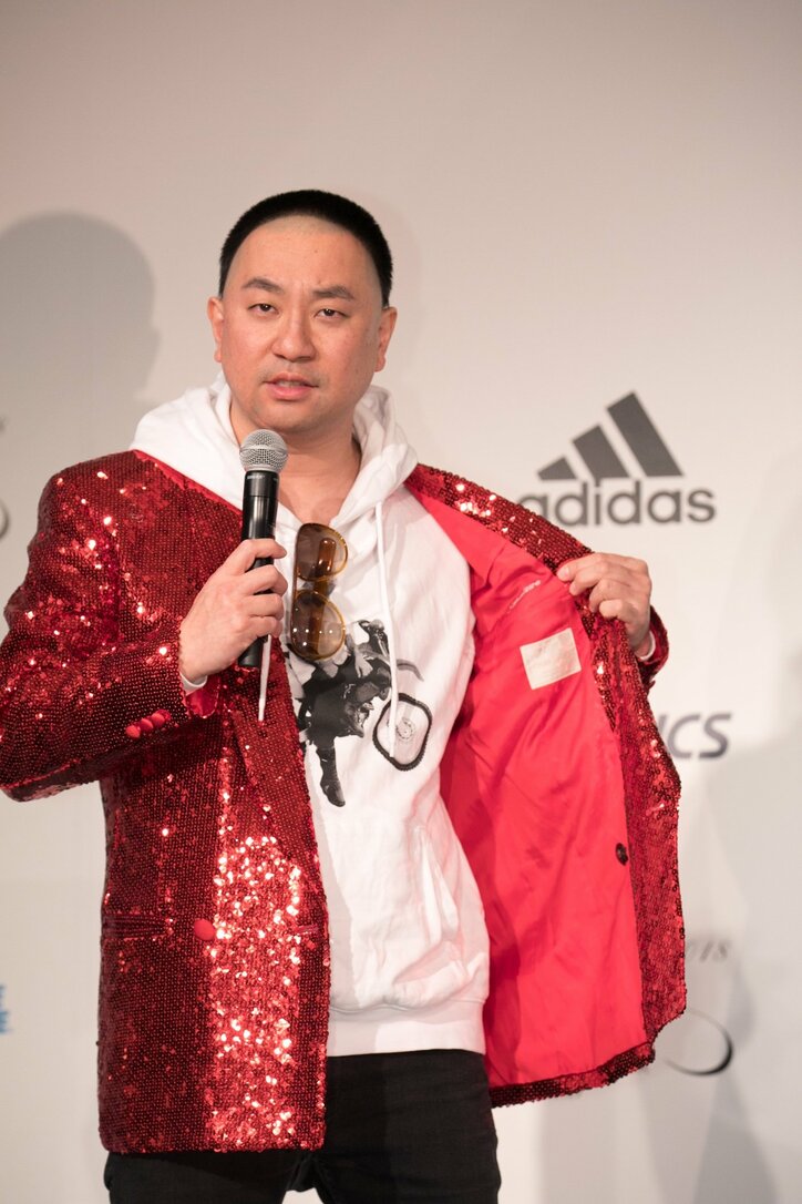 レイザーラモンRG、細川たかしにもらったジャケットをジャスティン・ビーバー風に着こなす