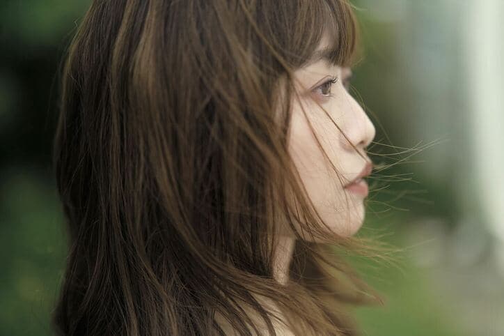 ABEMA初代専属アナウンサー西澤由夏、初フォトエッセイのカバー写真公開&先行お渡し会イベント開催