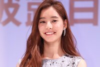 「とてもオシャレ」「いつもキレイ」新木優子の“私服コーデ”のオフショットに絶賛の声