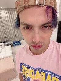 アレクサンダー『最近目が赤い』