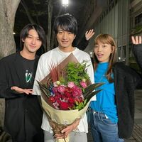 『着飾る恋』向井理のクランクアップショットを公開 川口春奈&サプライズで横浜流星も参加