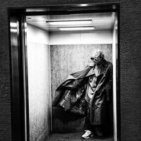 香取慎吾、エレベーター内の写真も「カッコイイ!!」ファン絶賛