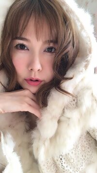 上原さくら『これ10年くらい前のコートなの!』