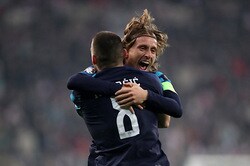 まだモドリッチの後は継がず？　コヴァチッチが“37歳の主将”を語る「ルカは若い選手。間違いないね」