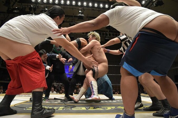 白昼の惨劇！生放送でまた全裸！男色ディーノの記憶が戻る　“DDTクレイジー路線”の雄・MAOを“デスマッチのカリスマ”葛西純も絶賛 1枚目