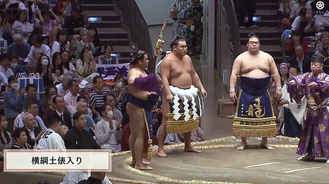 横綱土俵入り