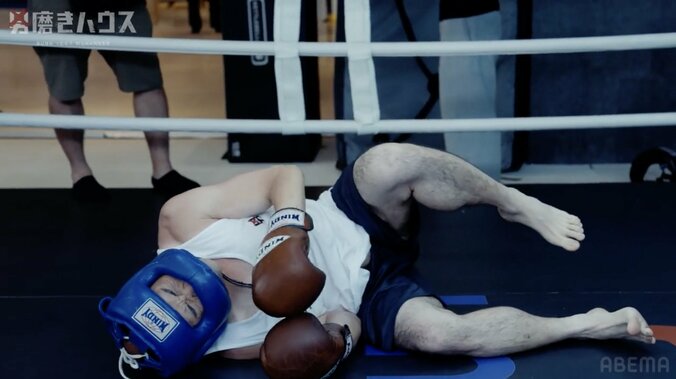 【写真・画像】115kg巨漢24歳が戦慄ボディブロー2発 体重差50kgの38歳子供部屋おじさんをマットに沈める衝撃展開　1枚目