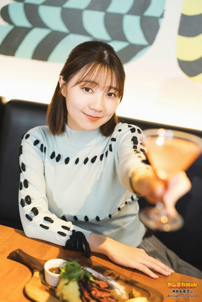 “ミスマガジン2022グランプリ”咲田ゆな、夜をテーマに“ディナーデート”グラビア ヤンマガWebカット 2枚目