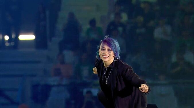 アスカがド派手に入場