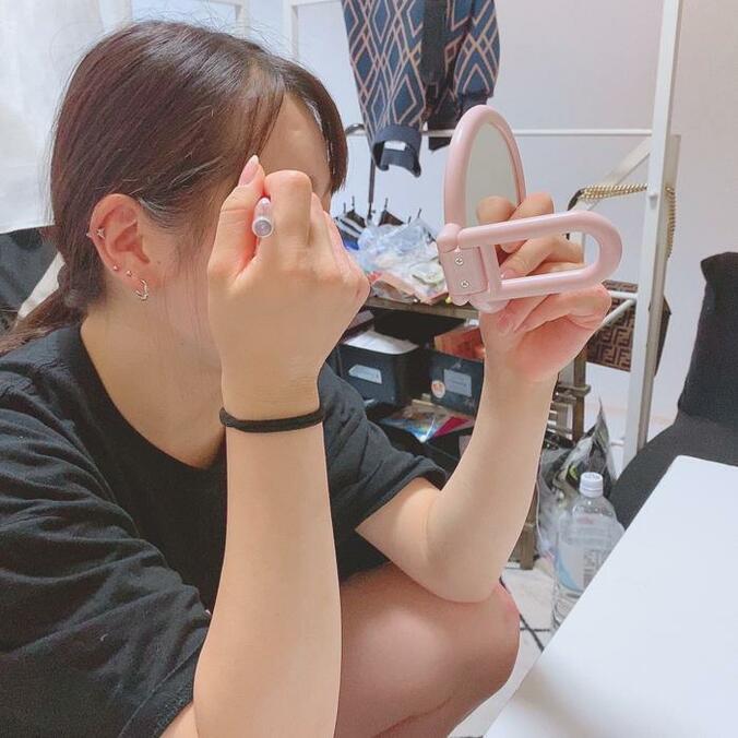  ギャルママ・日菜あこ、高校1年生の長女のために開いた“メイク講座”「グラデのやり方から」  1枚目