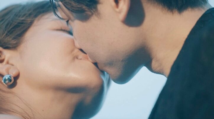 【写真・画像】元あいのり・クロ、韓国人イケメンとキス「これから深く知っていきたい」カップル成立でイチャイチャ　2枚目