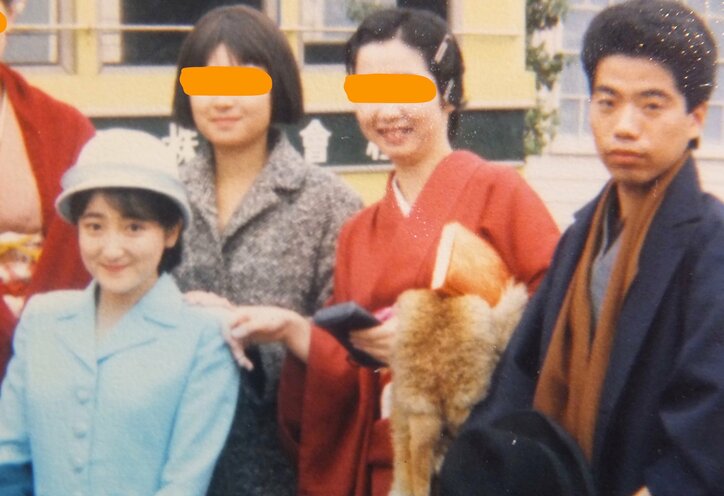 エド はるみ 33年前の出川哲朗との写真を公開 まだ役者の卵だった頃 話題 Abema Times