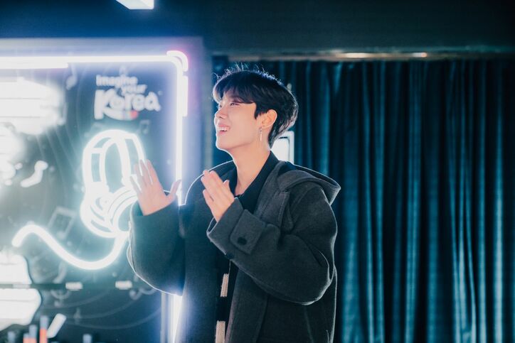 「ガルプラ」出身女子、イケメンK-POP練習生と韓国人気スポットで飛び入りダンス！即興とは思えない完璧ダンスに現地スタッフも驚き『花束オオカミ』第3話