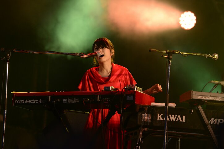 ゲスの極み乙女。、サカナ、THE BAWDIESらにオーディエンス歓喜 ライブ写真とセットリストを公開【メトロック2016 東京開催day1】