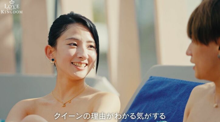 【写真・画像】国宝級バストあらわな水着美女を囲む4人の男たち…逆ハーレムにせいや「古代ギリシャ？」「神話か！」　3枚目