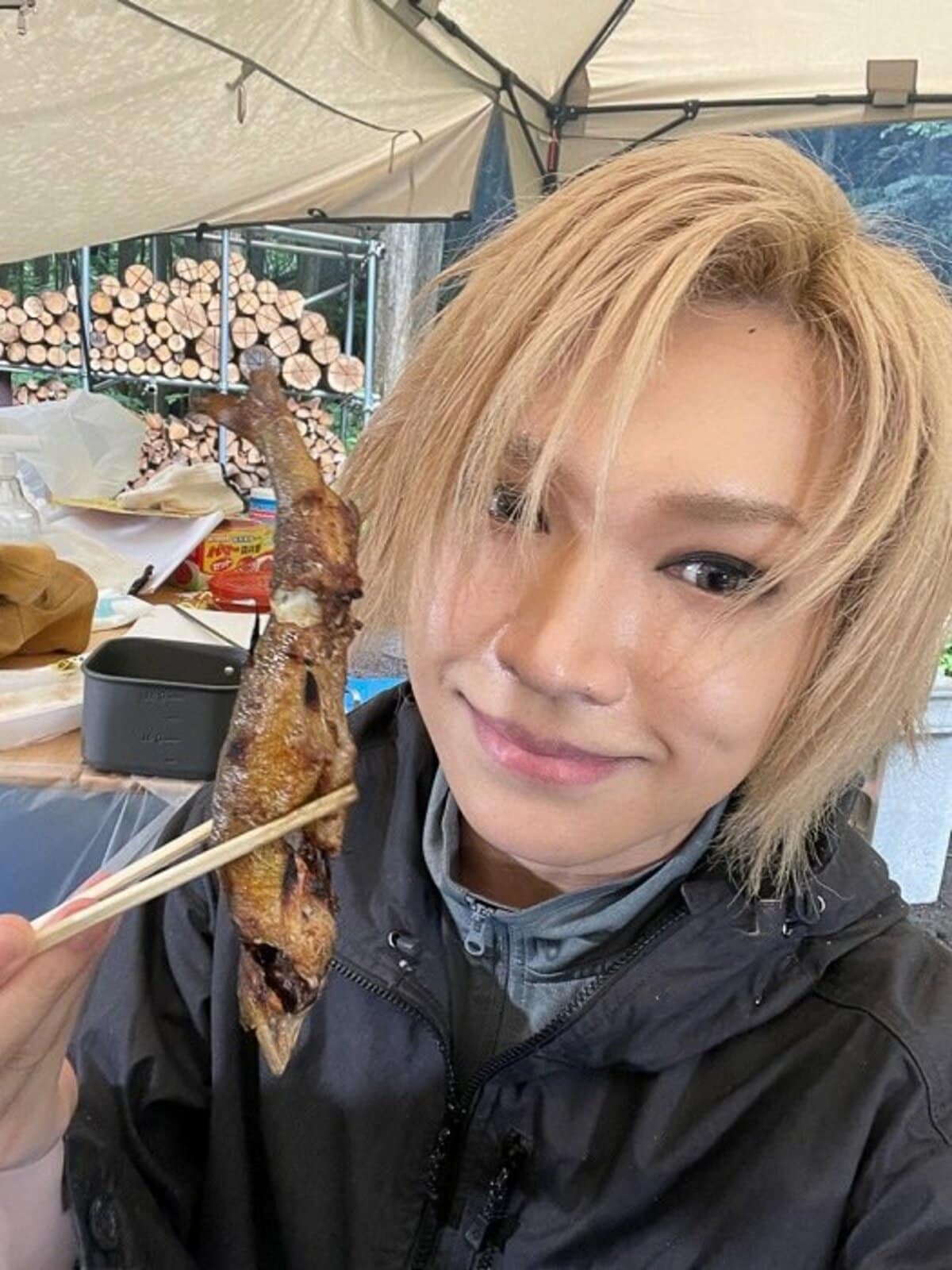 鬼龍院翔、誕生日にソロキャンプの様子を24時間生配信「全身の肉体疲労