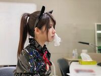 世界一美しい鼻ティッシュ写真!? えなこの“花粉症対策ショット”に「めっちゃ笑った」と反響続々