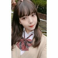 「22歳ですけどいいですよね？」藤田ニコル、キュートな制服ショットに「現役感ある～！」「あら、かわいい」の声