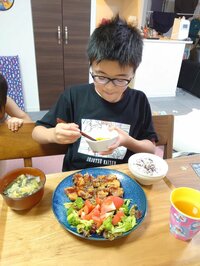 山田花子『食事中にハプニング』