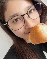 土屋太鳳のキュートなメガネ姿に「鬼可愛すぎ」「すごくお似合い」と喜びの声