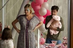 ヒュー・ジャックマン大絶賛！『タリーと私の秘密の時間』より未公開場面写真解禁