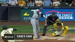 球場騒然！ 大谷翔平、“軽く振って”打球速度172キロ… 逆方向特大アーチは“あの超人”も思わず絶句した一撃