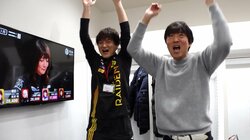 喜び方は優勝レベル！仲間のアガリにTEAM雷電の控室は選手も監督も狂気乱舞／麻雀・Mリーグ
