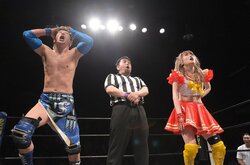 クビドル・伊藤麻希、土下座も！「ナメてて。根性で何でもやれる」　視聴者投票で勝利を勝ち取る