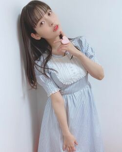 「めっちゃかわいい」「髪さらさら」上坂すみれ、爽やかワンピース姿の「夜あそび」オフショットに絶賛の声