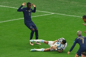 【W杯】ディ・マリアへのデンベレのファウルは妥当？　PK判定の是非を考察「反論の余地がない」「右足が触れている」