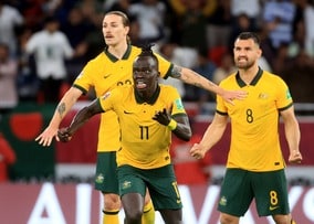 「ここ数年で最高のデザイン！」オーストラリア代表のカタール向け「新ユニフォーム」発表！ 「ゴージャスで新鮮」「伝統と未来の完璧な融合」とファン大絶賛！