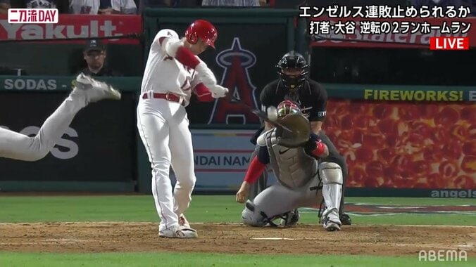 大谷翔平、10試合ぶり12号逆転2ラン！ 15連敗阻止に向けチームを鼓舞する価値ある一発 ガッツポーズ＆雄叫びで感情爆発 1枚目