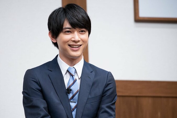 西島秀俊＆渡辺直美の共演秘話「待ち時間が地獄だった2年前。今では即興コントで遊んでいます」 6枚目