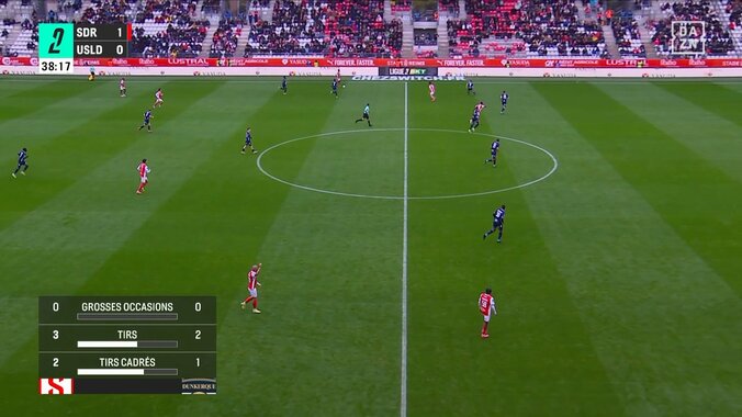 「寄せが甘い」「ポジションもプレスも微妙」日本代表DF、目の前で失点を許してファンから厳しい声 4枚目