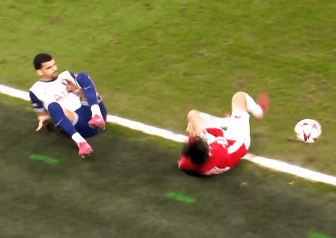 【写真・画像】完勝！ AZ毎熊晟矢、韓国代表ソン・フンミンを“アクション守備”で封殺！「日韓対決は毎熊が優勢」「やるやん！」１対１からマイボールにした瞬間　1枚目