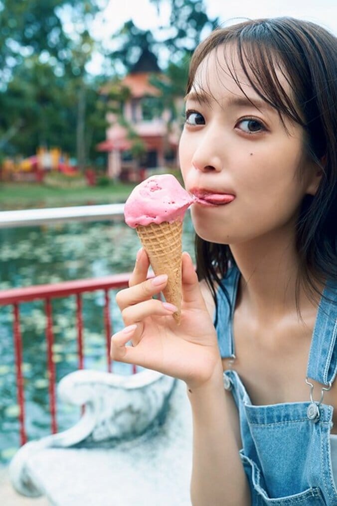 日向坂46佐々木久美、1st写真集が発売決定 ランジェリーや水着姿も 先行カット公開 1枚目