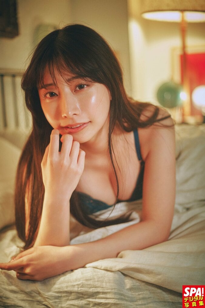 “「自宅の植物をもらってほしい」と言われ会うと…” 鈴木優香が妄想撮で艷やかな魅力 SPA！デジタル写真集から誌面カット 2枚目