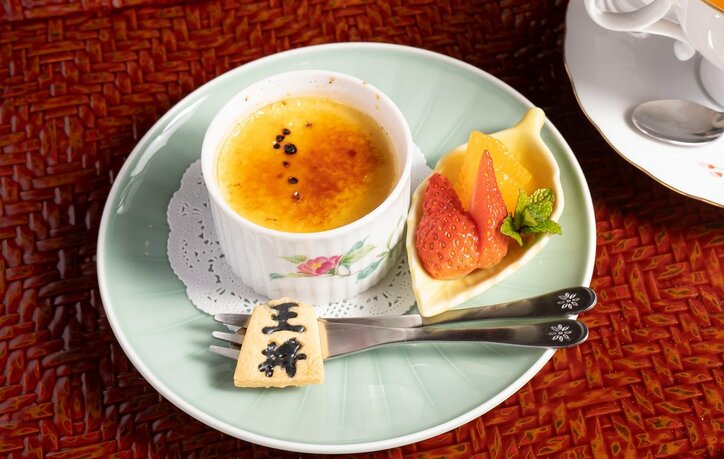 かわいい王将駒クッキーもご一緒に 藤井聡太王将は「ガトーショコラ」、羽生善治九段は「クリームブリュレ」午後のおやつ/将棋・王将戦七番勝負