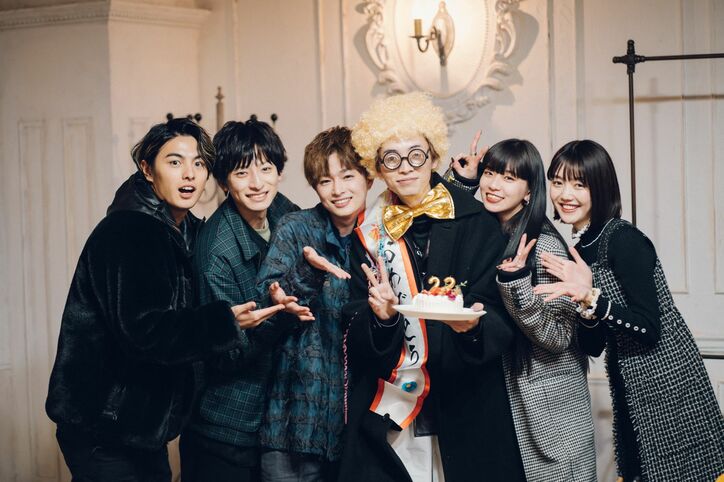 ナナ、とおるに「相変わらずかっこいいね」2年ぶりの再会で急接近?『月とオオカミちゃんには騙されない』同窓会