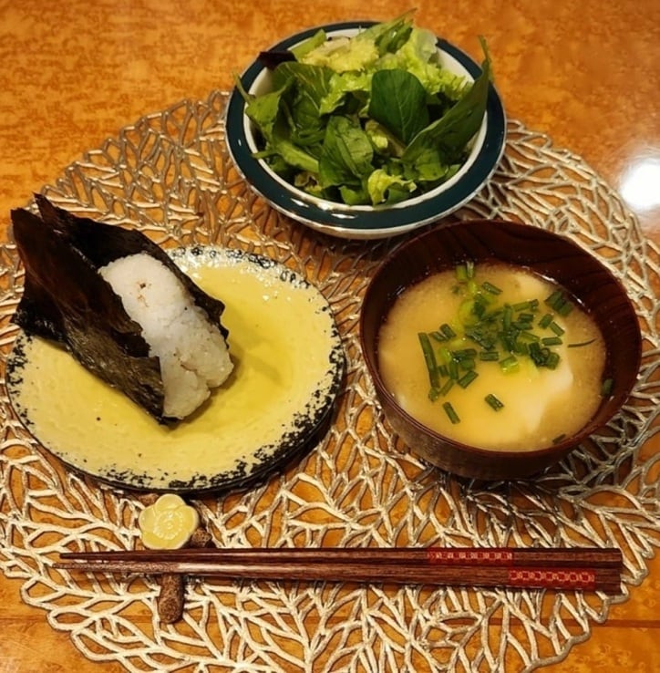 モト冬樹、質素な夕食を食べる妻・武東由美「昼にしっかり食べていればいいんだけど」 