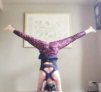 藤あや子『ヨガのポーズ』