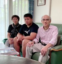 はなわ『長男・元輝と実家へ。懐かしの貴重な写真^ ^』