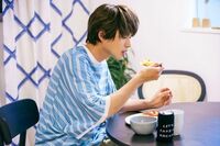 白洲迅、妻・堀田茜が作ったオムライスをパクリ！「モグモグ顔が可愛いくて好き」と反響