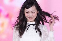 福原遥、顔ドアップの写真を公開し「目綺麗すぎる」「可愛すぎてしんどい、、」の声 