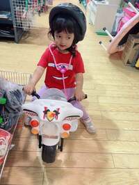 アレクサンダー『おもちゃのリサイクルショップに埼玉まできたーよ』