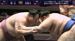 頭を何度もゴツン、ゴツン…碧山と宝富士の激しい攻防に視聴者大興奮「レスリングみたい」