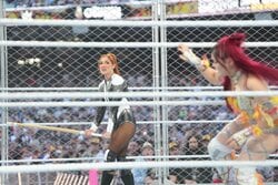 鬼のヒール女子、ベッキー・リンチが見せた“母の姿”に反響「この子はAJリーが好きじゃないのよ！」